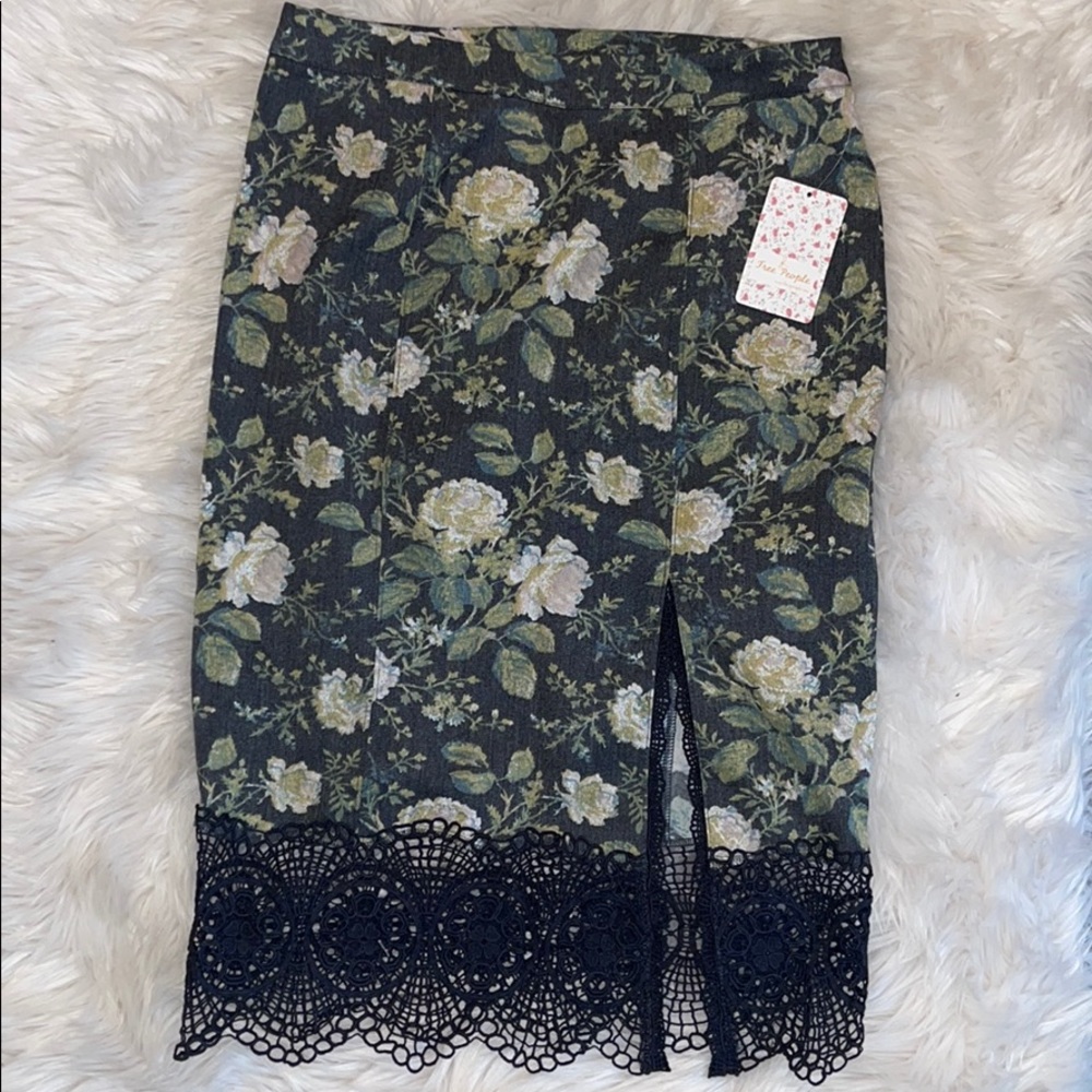 🔴SOLD🔴NWT Free People Floral & Lace Skirt